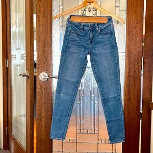 American eagle stretch ankle jeans size2